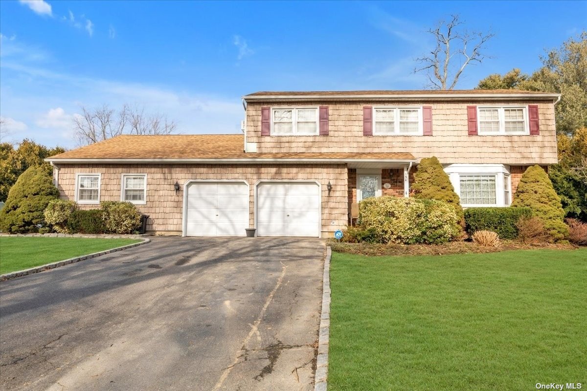 #1 photo, 154 Chaffey Court, サフォーク郡 Dix Hills , NY 11746