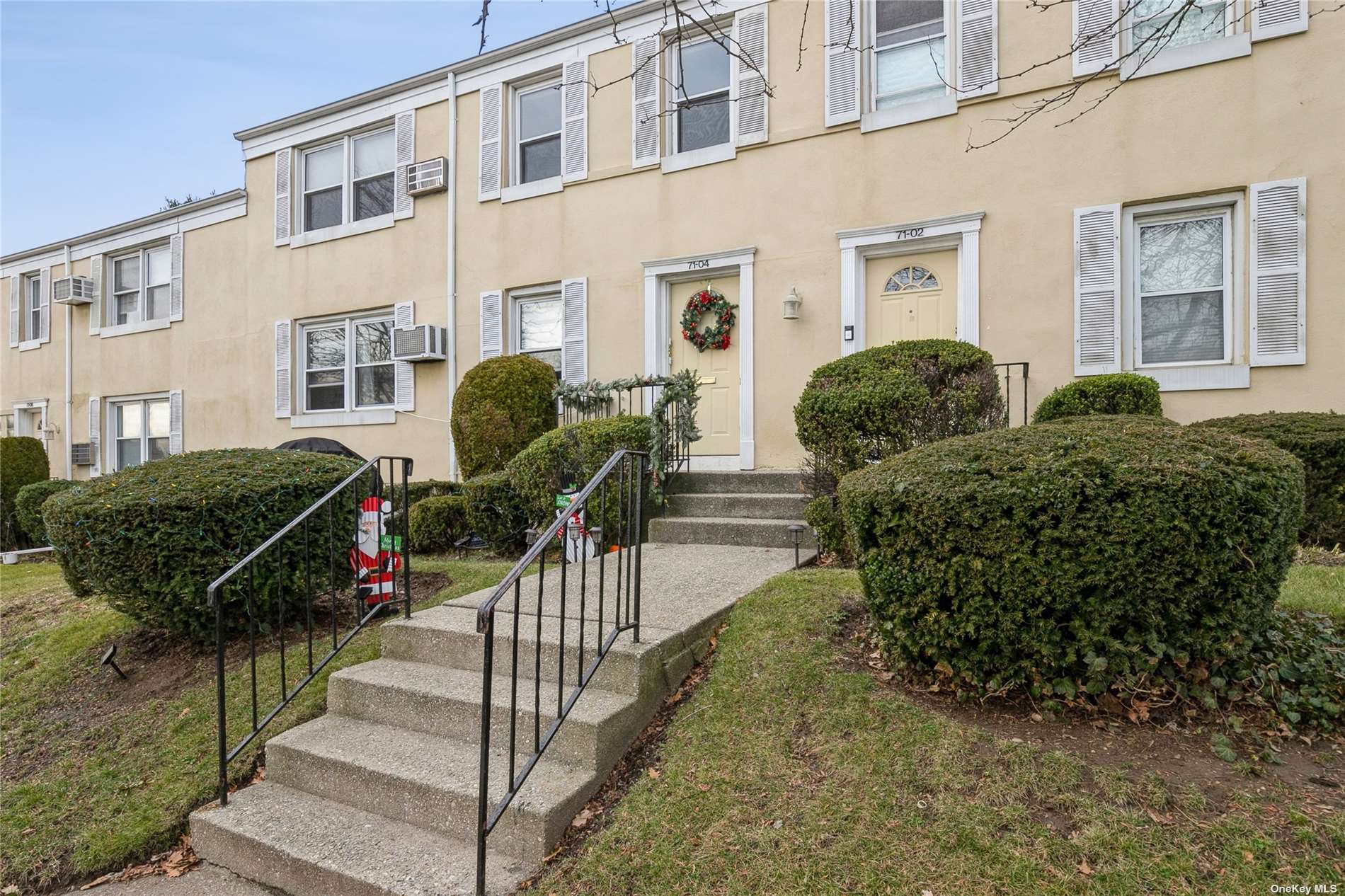 #1 photo, 71-04 252 Street, 뉴욕퀸즈 Bellerose , NY 11426