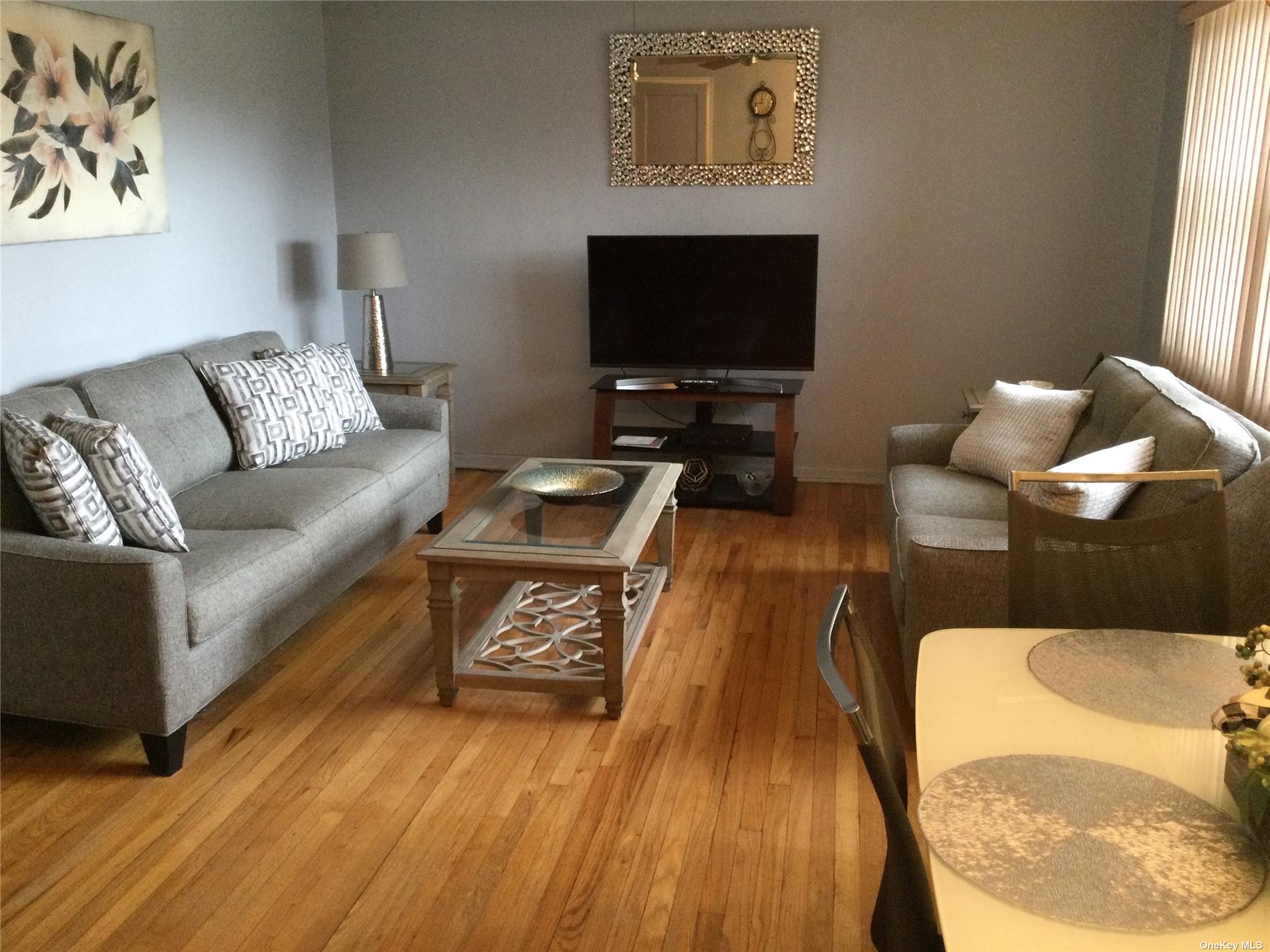 #1 photo, 268-25 82nd Avenue, 皇后區 New Hyde Park , NY 11040