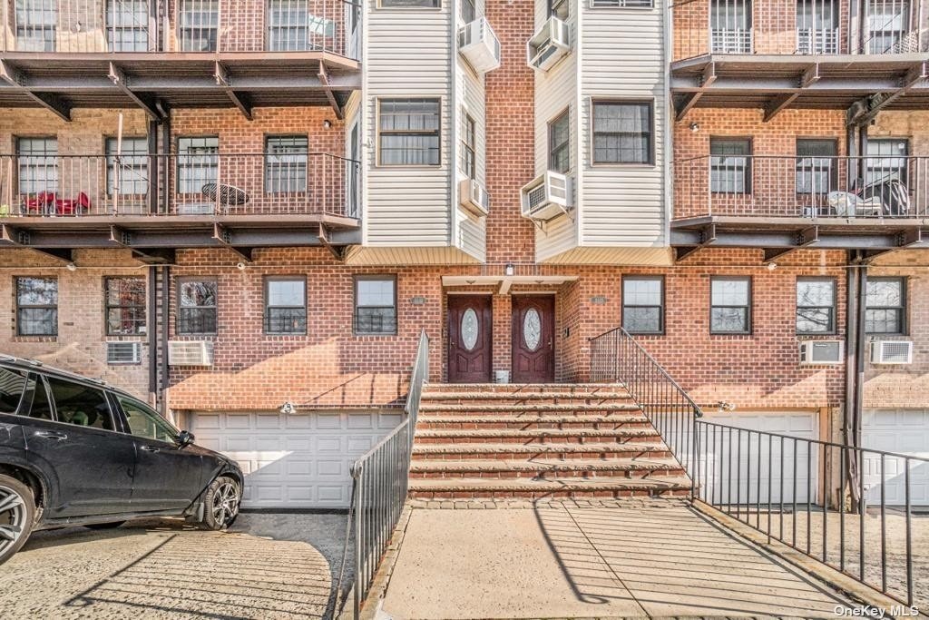 #1 photo, 151-33 Sapphire Street, 皇后区 霍华德滩 Howard Beach , NY 11414