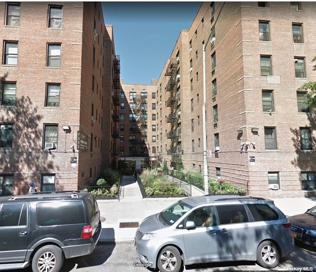 #1 photo, 132-35 Sanford Avenue, 法拉盛 Flushing , NY 11355