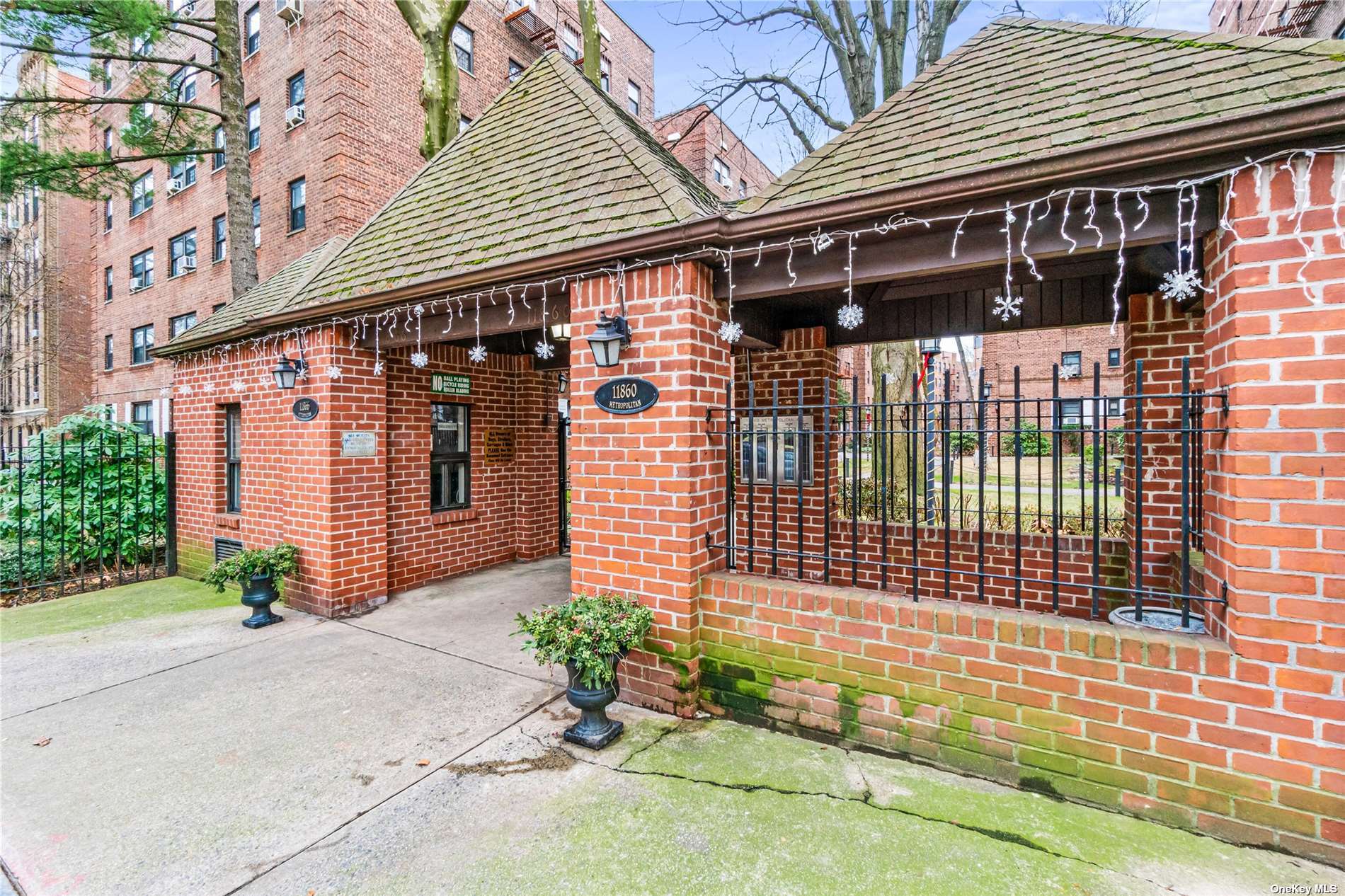 #1 photo, 118-60 Metropolitan Avenue, 皇后區 秋園 Kew Gardens , NY 11415