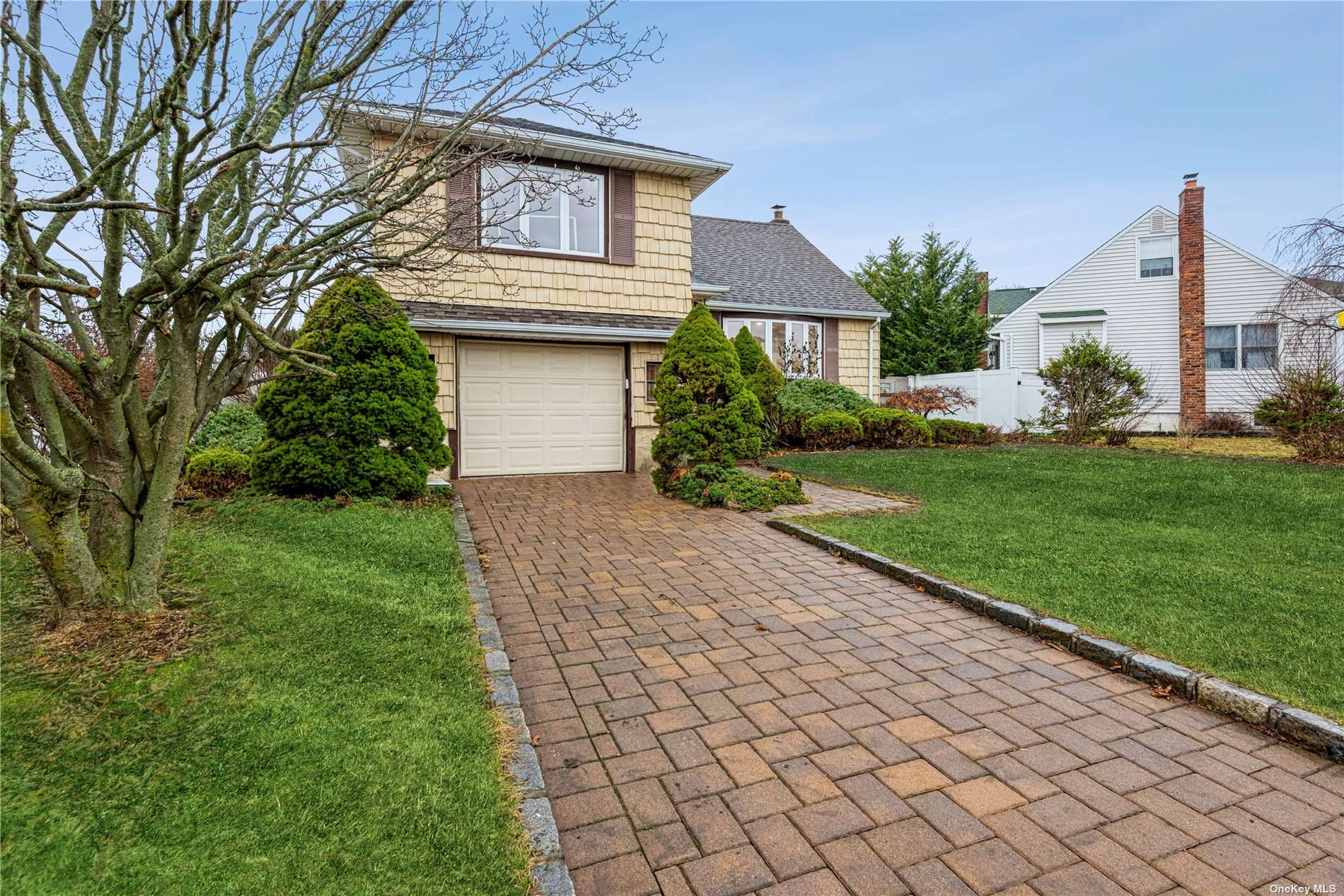 #1 photo, 35 Marbourne Road, 長島 貝斯佩奇 Bethpage , NY 11714