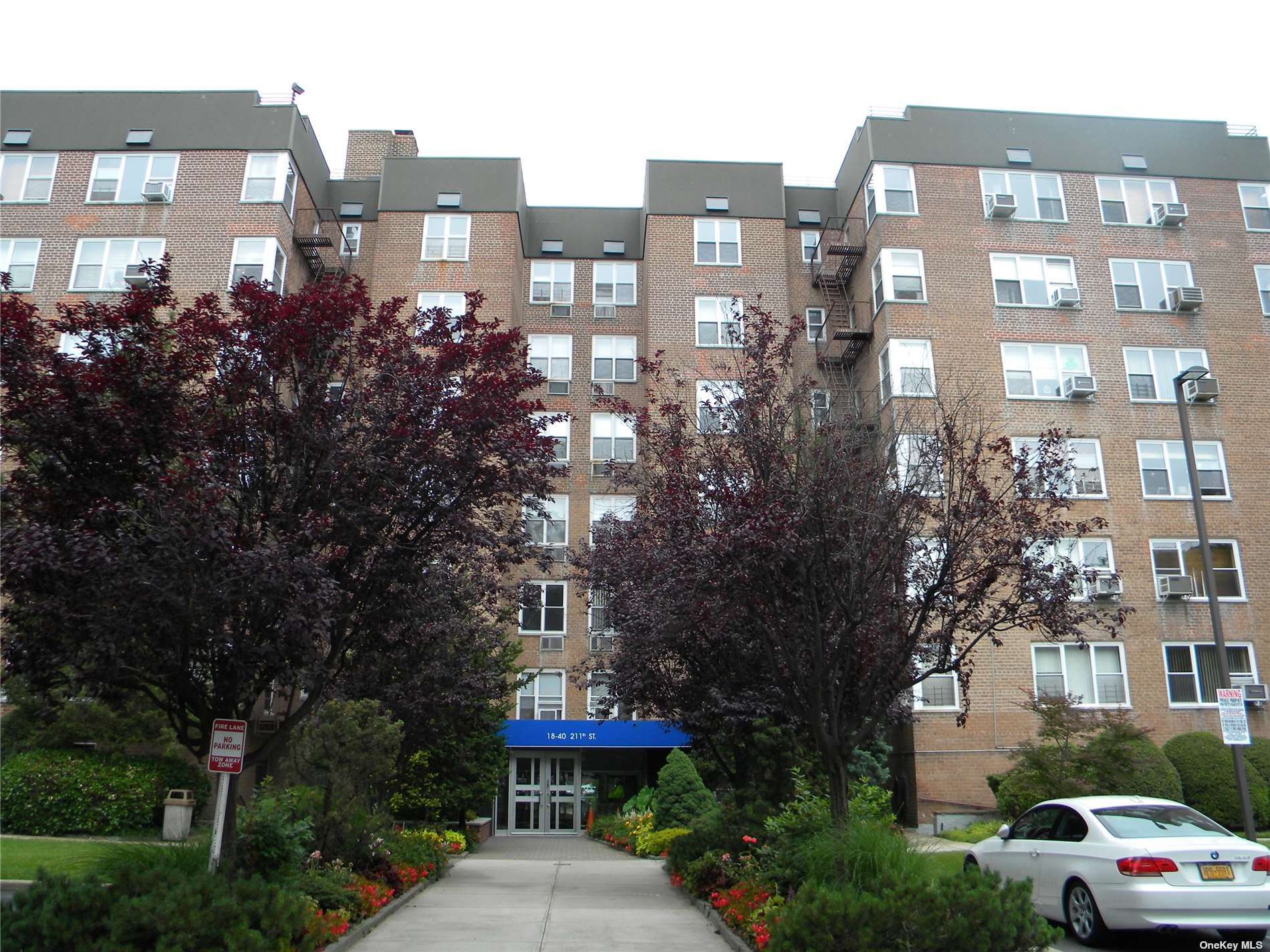 #1 photo, 18-40 211 Street, 皇后区 贝塞 Bayside , NY 11360