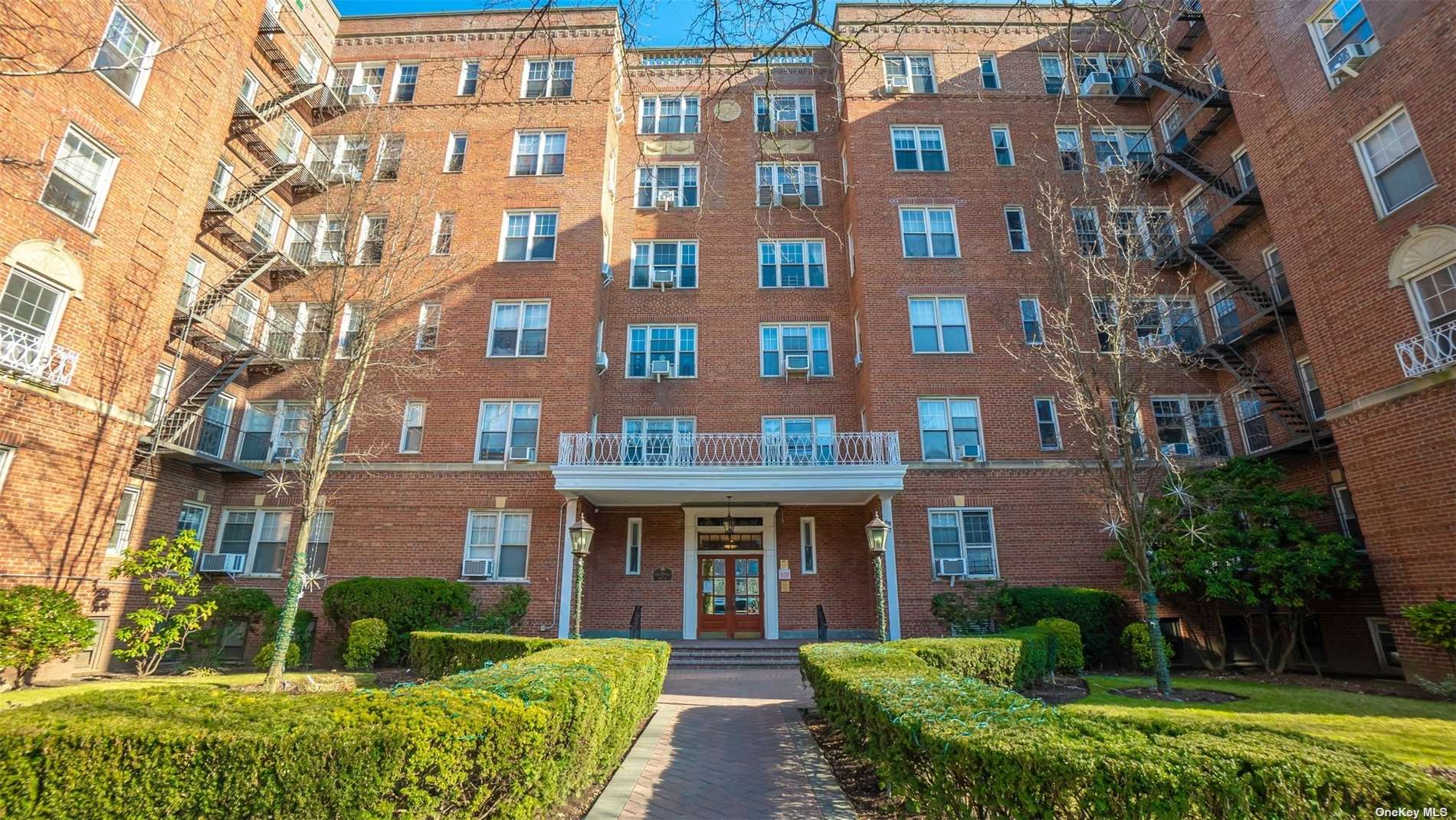 #1 photo, 68-37 108th Street, 皇后區 森林小丘 Forest Hills , NY 11375