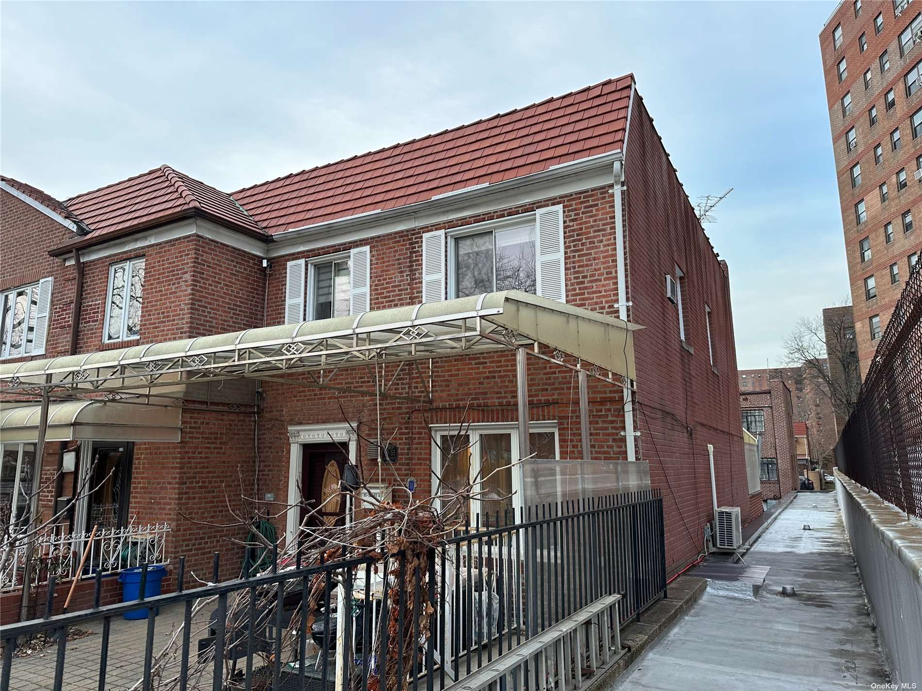 #1 photo, 99-55 65th Avenue, 皇后區 雷哥公園 Rego Park , NY 11374