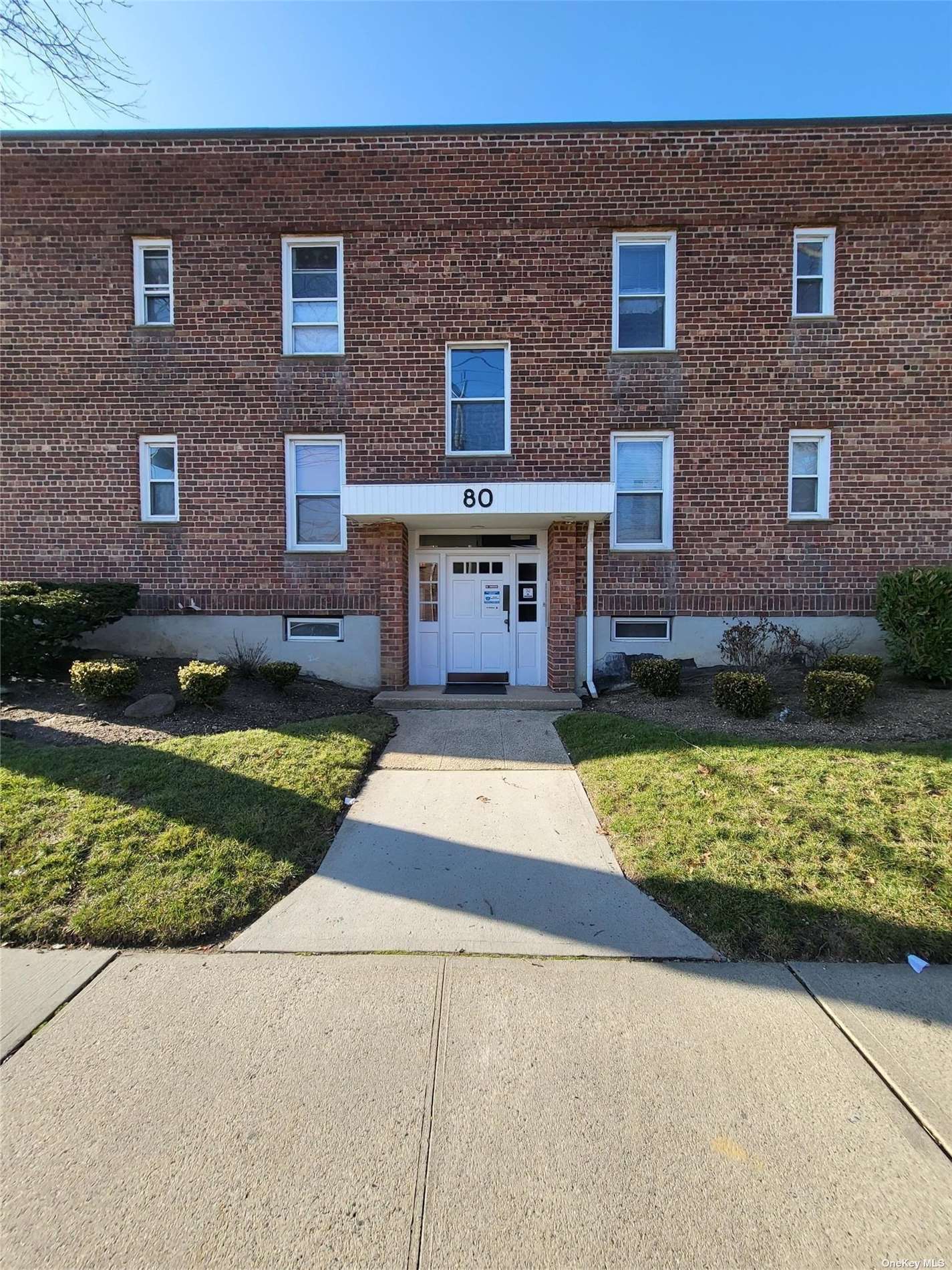 #1 photo, 80 Gibson Boulevard, 长岛 Valley Stream , NY 11581