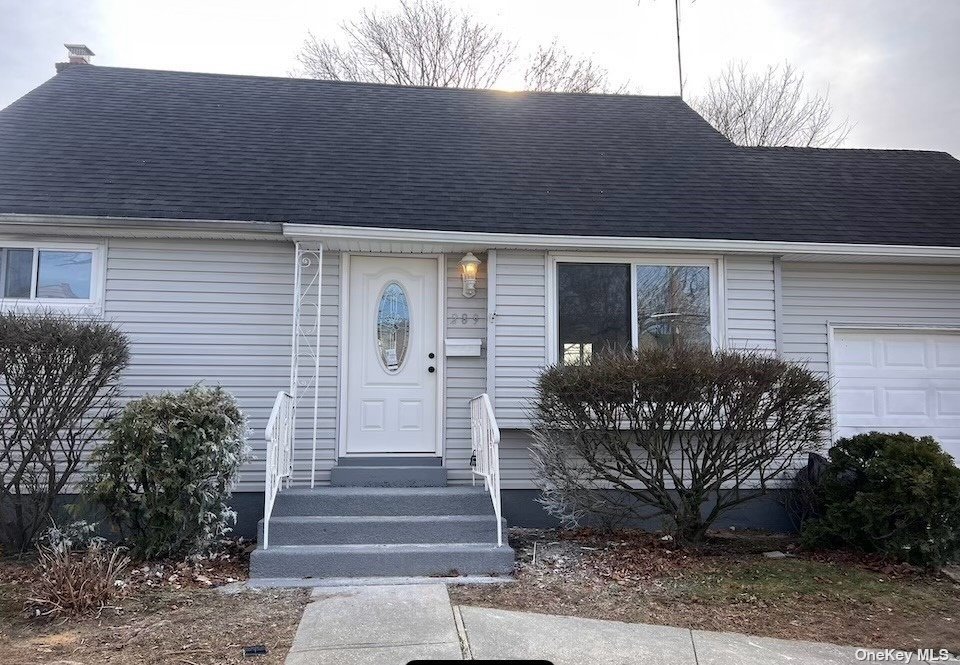 #1 photo, 289 33rd Street, サフォーク郡 Lindenhurst , NY 11757