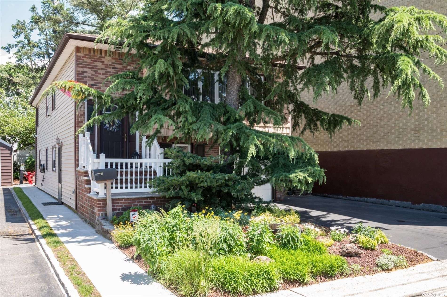 #1 photo, 128 S 4th Street, 長島 New Hyde Park , NY 11040