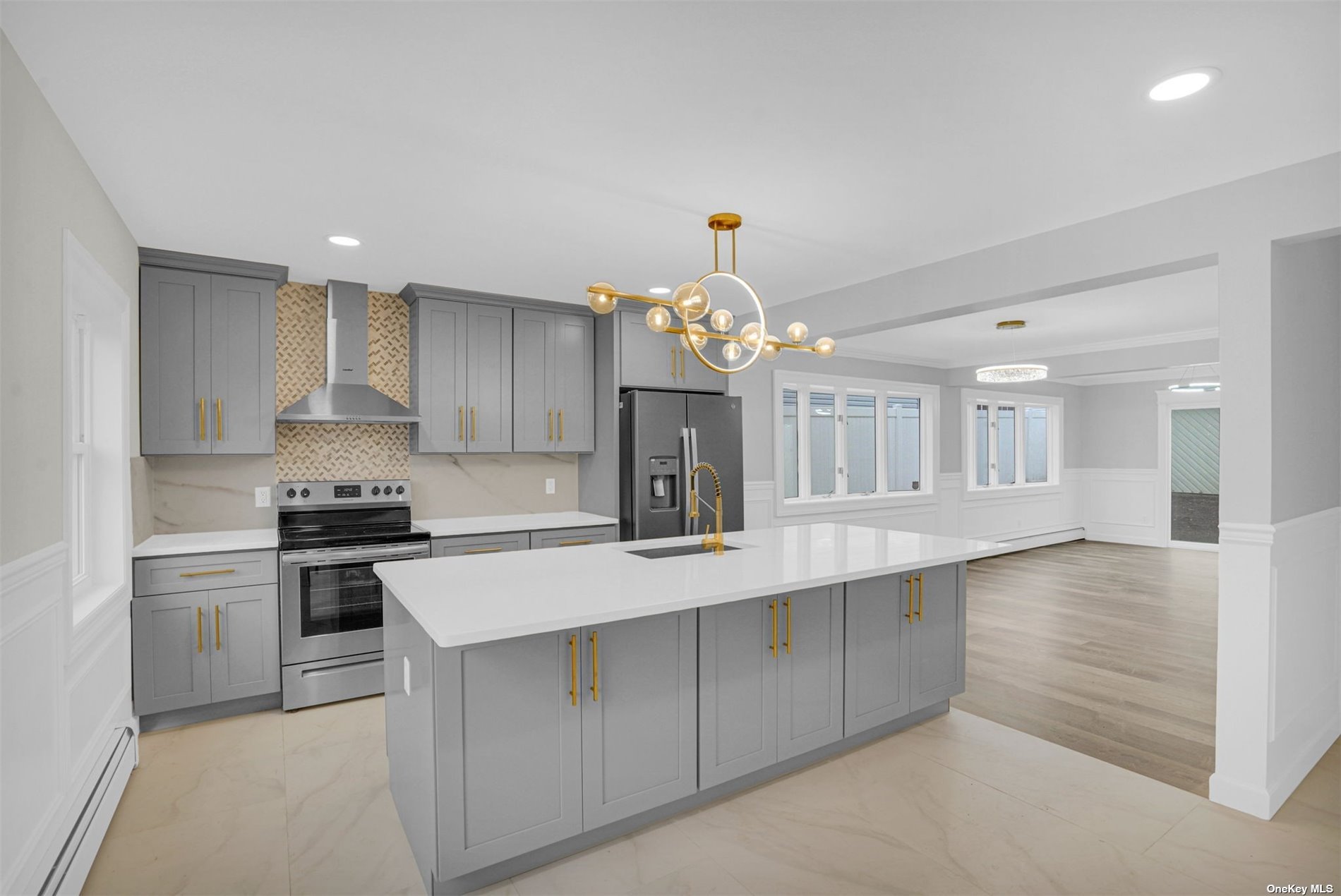 #1 photo, 171 Bluespruce Road, 長島 Levittown , NY 11756