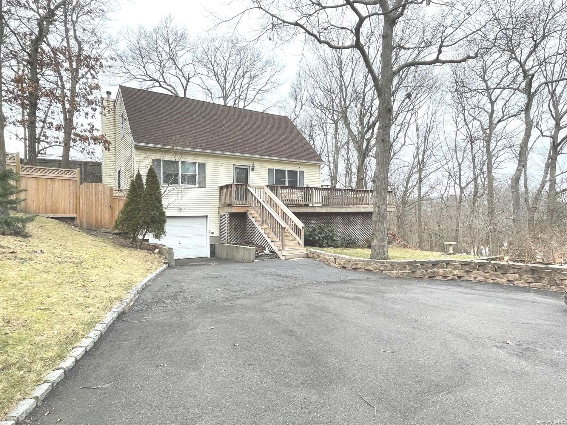 #1 photo, 42 Malverne Road, 東長島 Sound Beach , NY 11789