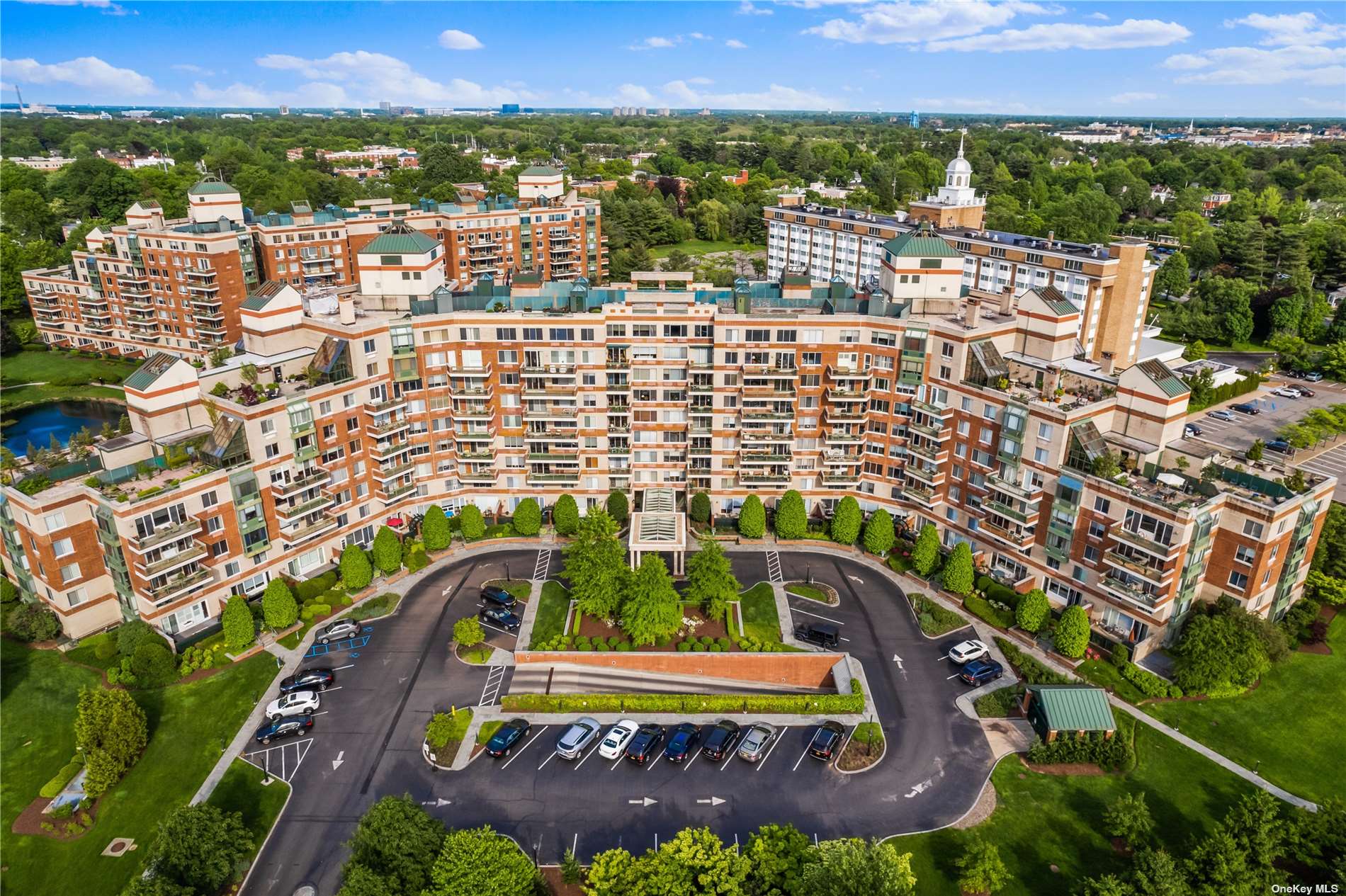 #1 photo, 111 Cherry Valley Avenue, 長島 花園城 Garden City , NY 11530