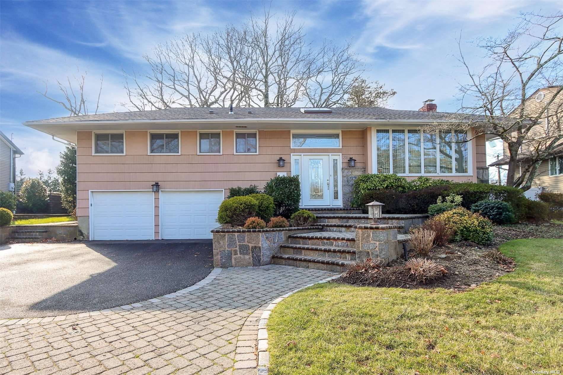 #1 photo, 35 Prescott Place, Old Bethpage , NY 11804