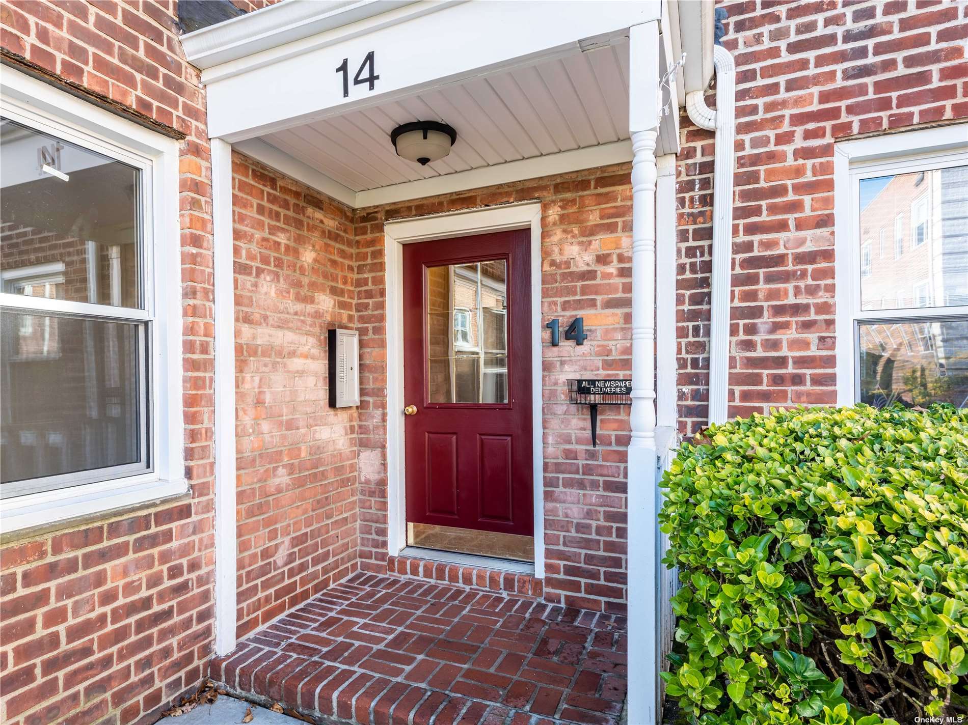 #1 photo, 14 Edwards, 長島 罗斯林 Roslyn Heights , NY 11577