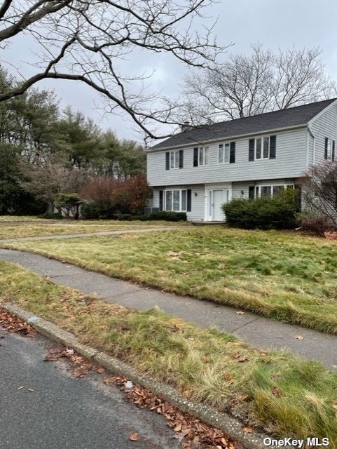 #1 photo, 87 Lakeside Avenue, سوفولك Lake Grove , NY 11755