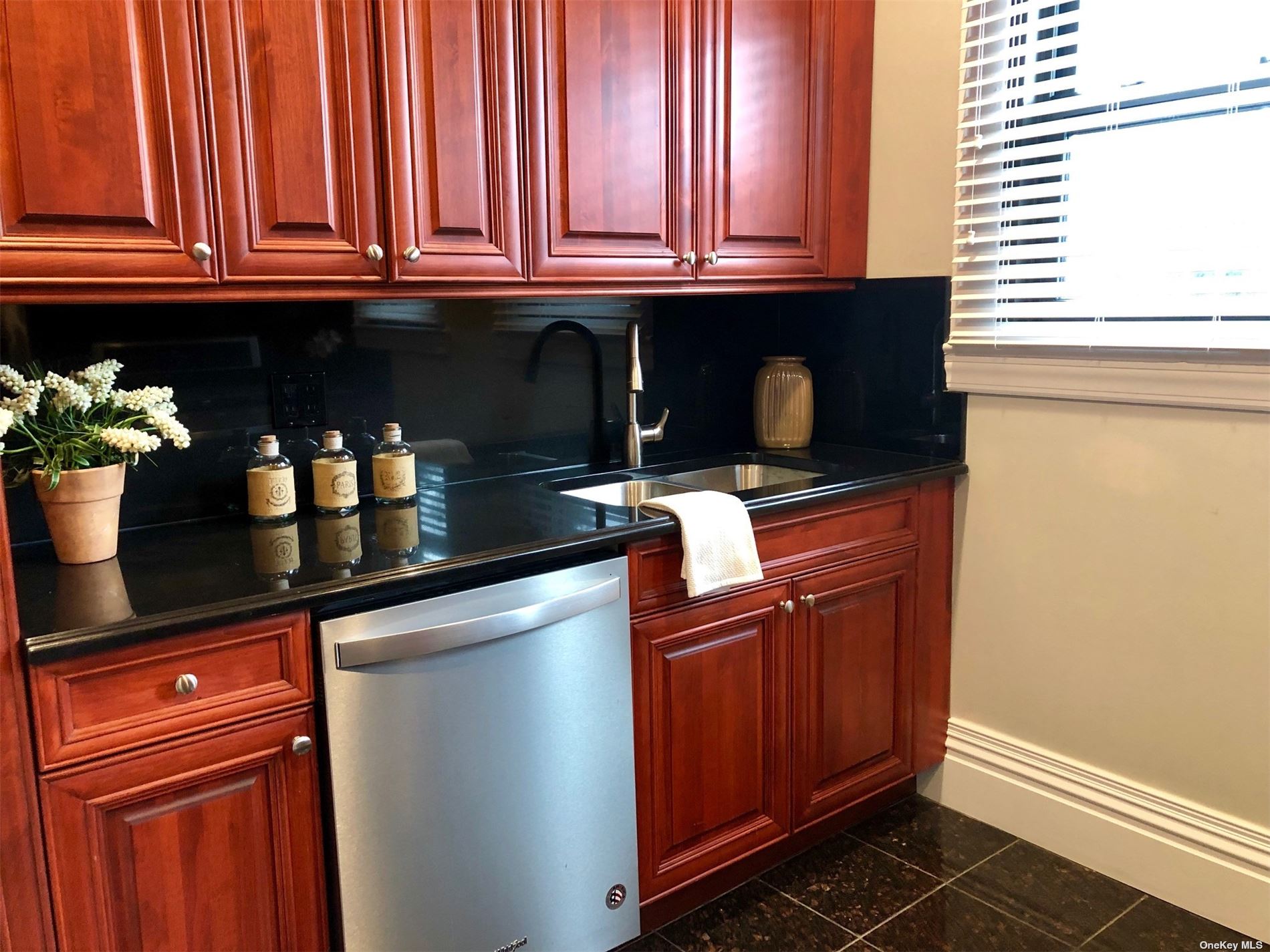 #1 photo, 25 Trinity Place, 长岛 Hewlett , NY 11557