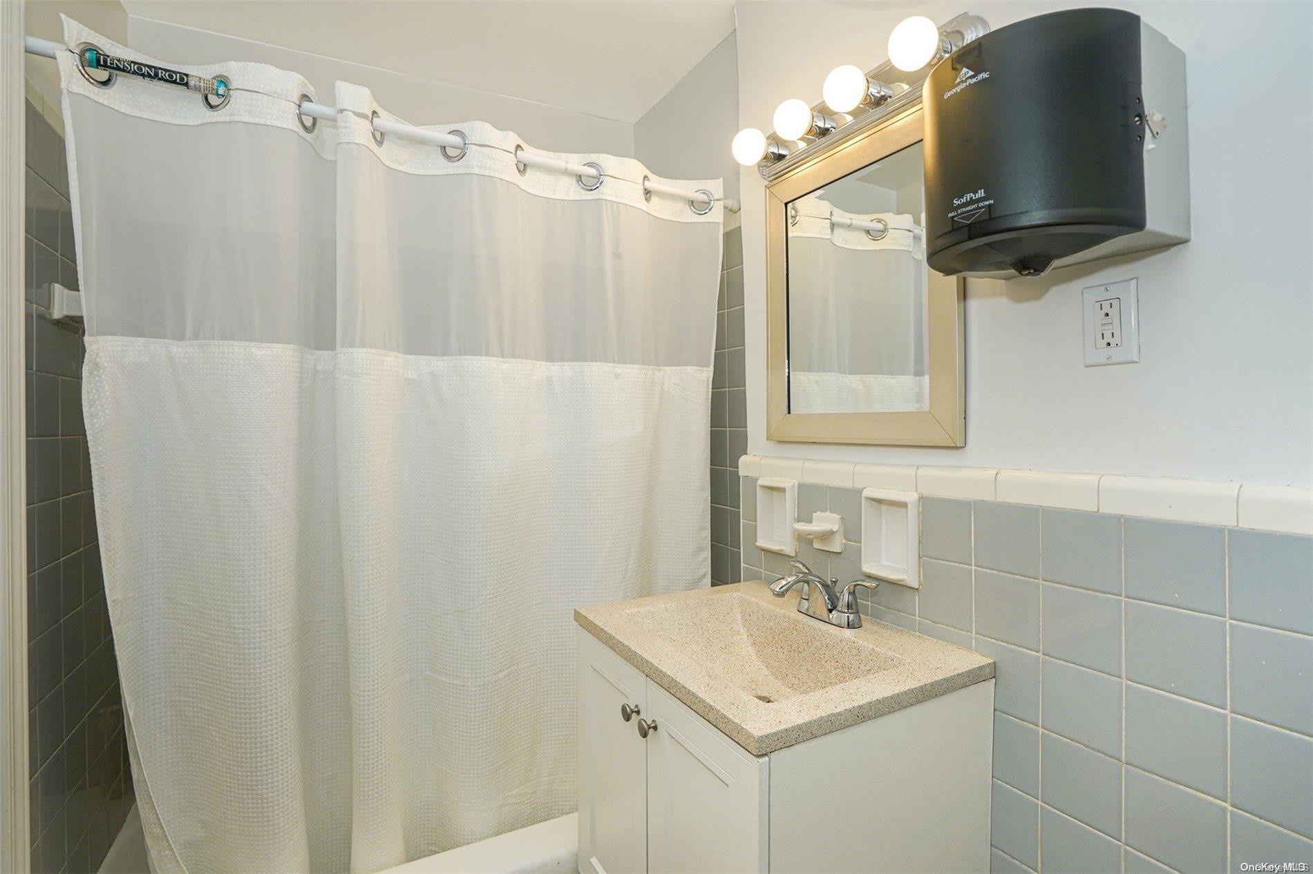 #13 photo, 110-50 71st Road, クイーンズ区 Forest Hills , NY 11375