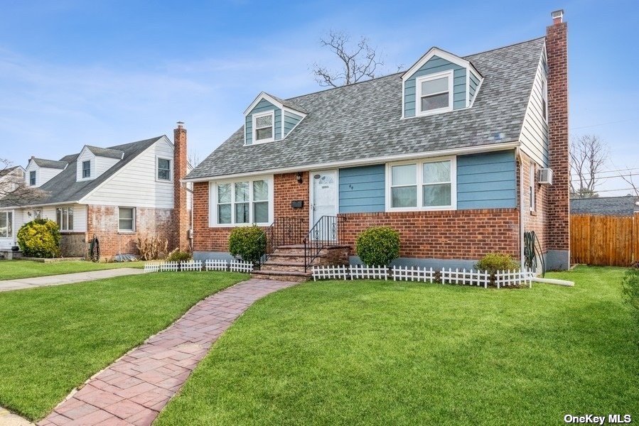 #1 photo, 44 Sherwood Road, 長島 Levittown , NY 11756