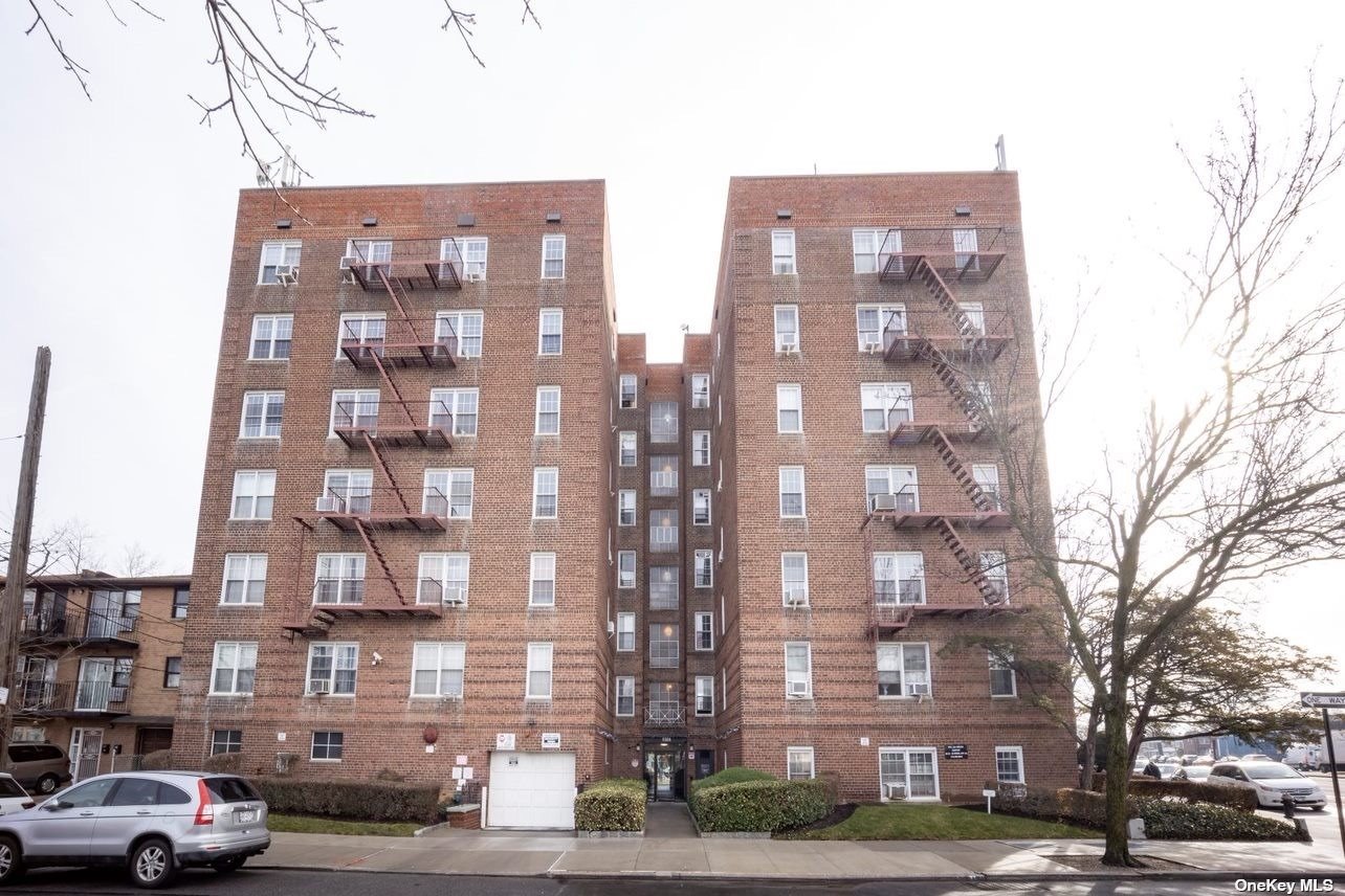 #1 photo, 85-04 63rd Drive, 皇后區 雷哥公園 Rego Park , NY 11374