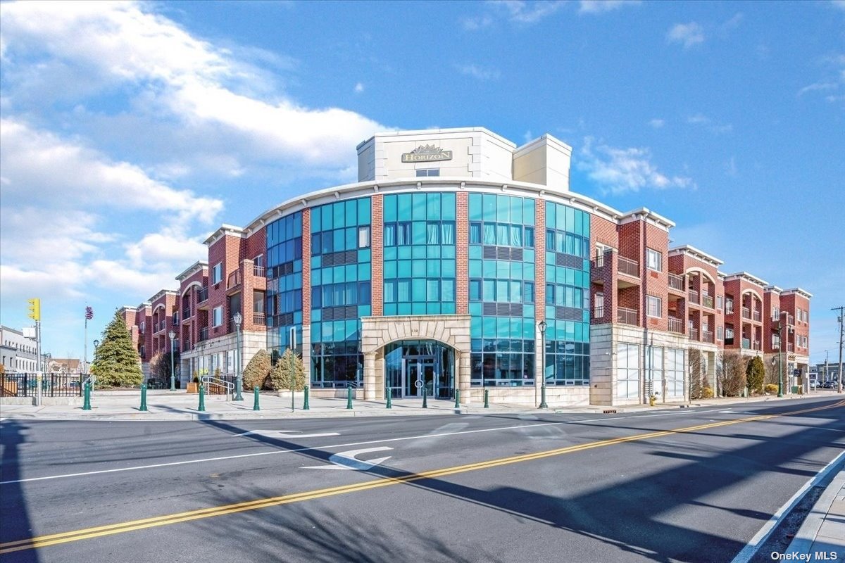 #1 photo, 130 Post Avenue, 長島 西布雷 Westbury , NY 11590