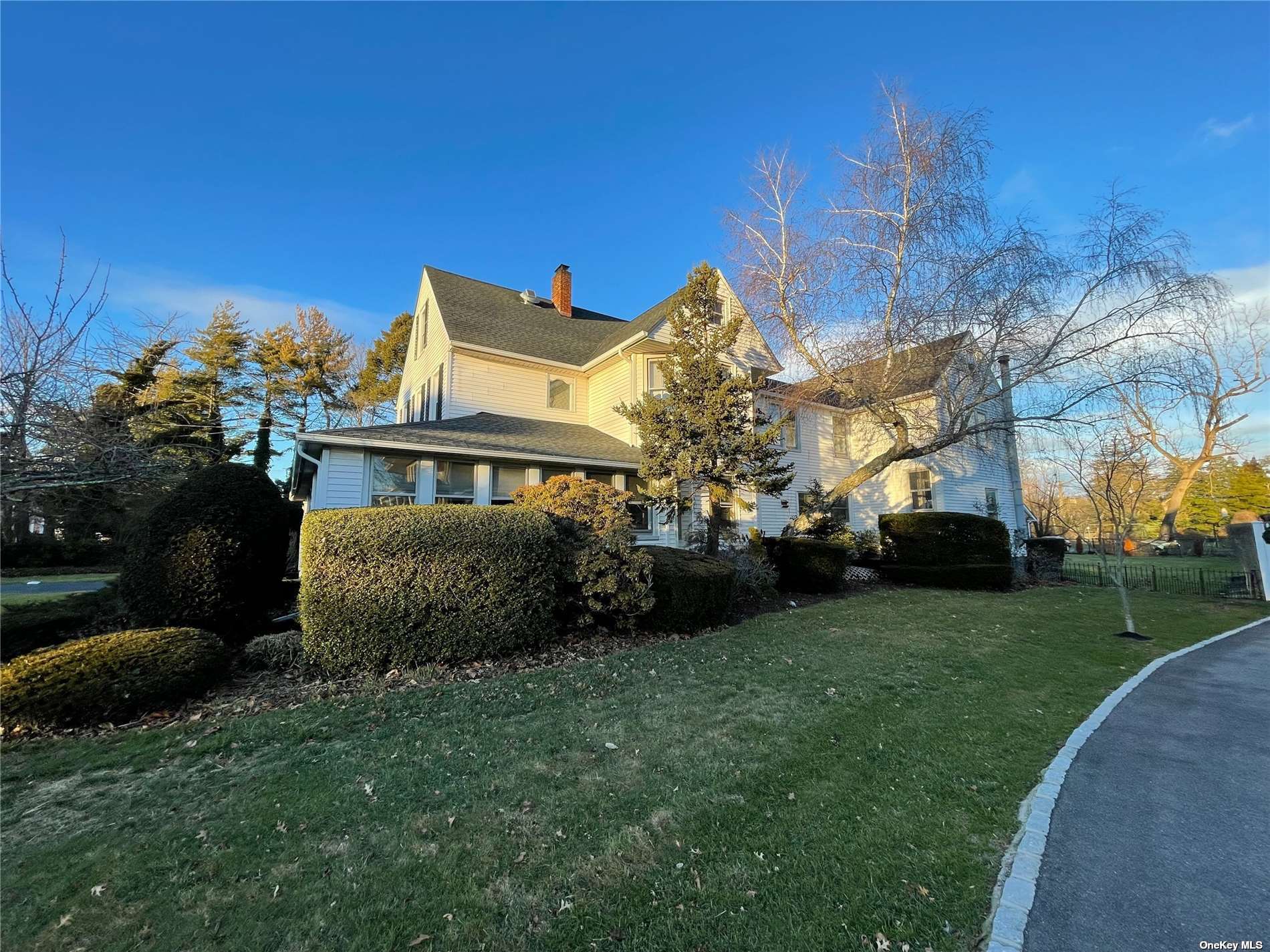 #1 photo, 17 S Montgomery Avenue, 東長島 海湾 Bay Shore , NY 11706