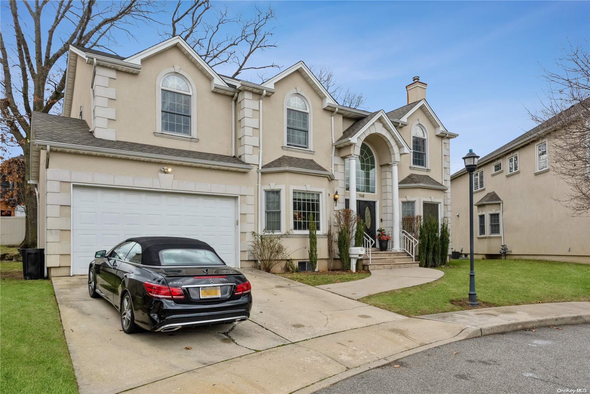 #1 photo, 968 Bowe Road, 長島 Valley Stream , NY 11580