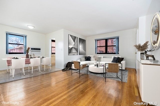 #1 photo, 242-44 Horace Harding Expressway, 皇后區 道格拉斯頓 Douglaston , NY 11362