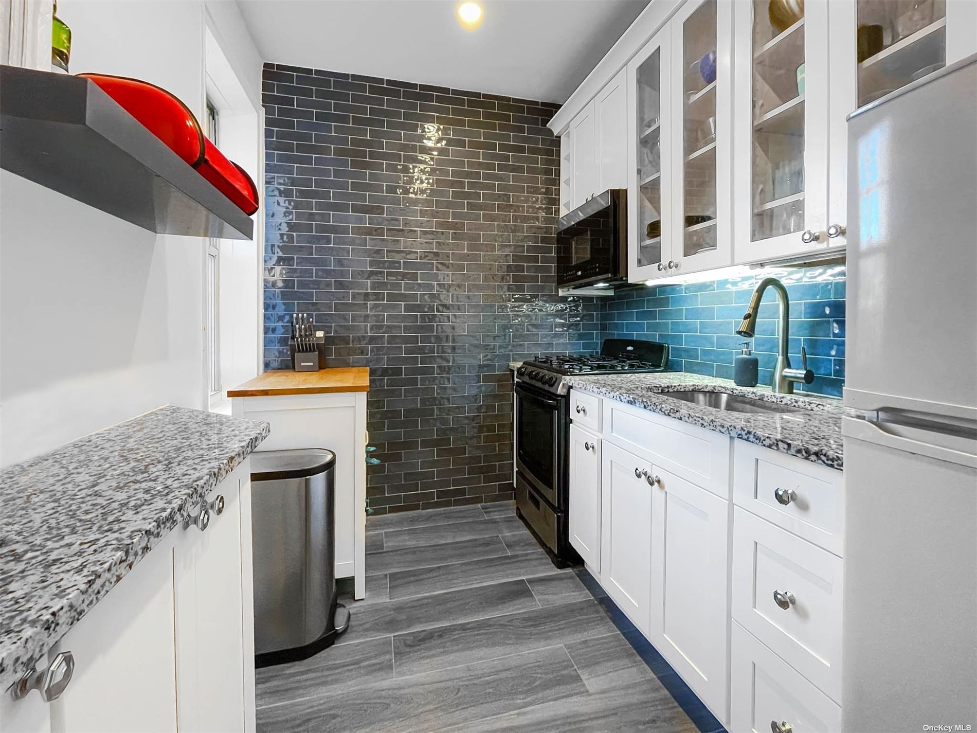 #1 photo, 77-35 113th Street, फॉरेस्ट हिल्स Forest Hills , NY 11375