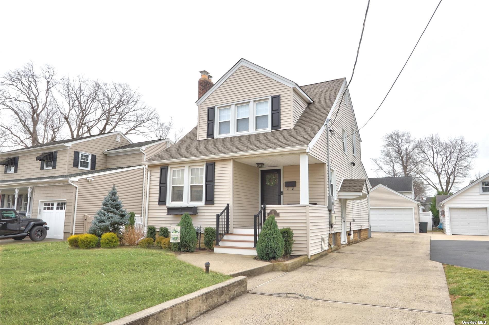 #1 photo, 10 Seaman Avenue, 長島 Rockville Centre , NY 11570