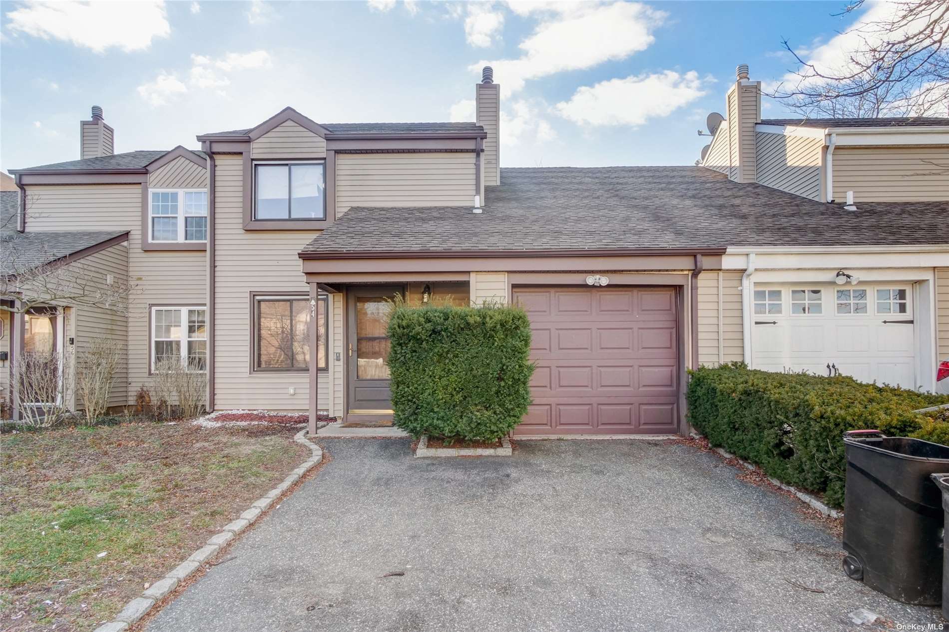 #1 photo, 54 Jan Court, 東長島 海湾 Bay Shore , NY 11706