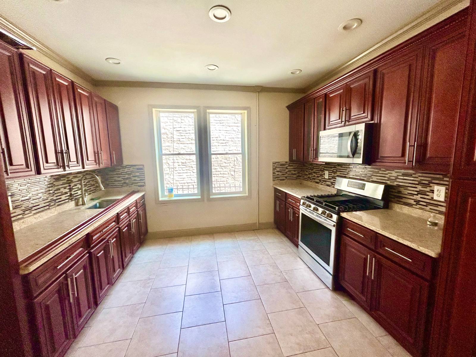 #7 photo, 1145 Eastern Parkway, ブルックリン区 Crown Heights , NY 11213