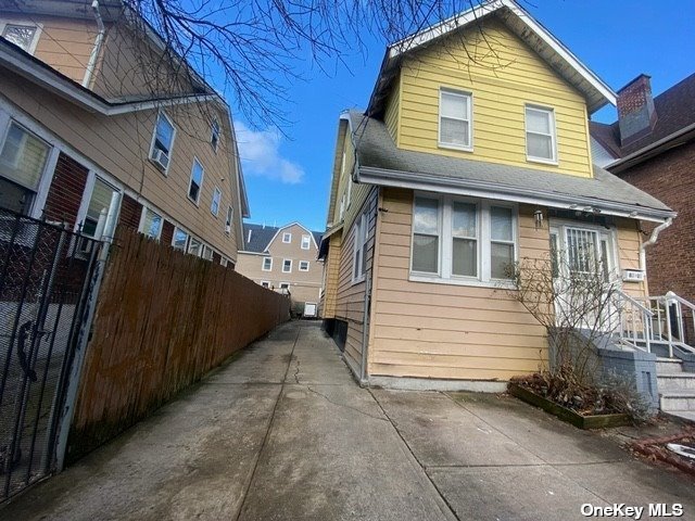 #1 photo, 83-07 Pettit Avenue, 皇后区 艾姆赫斯特 Elmhurst , NY 11373