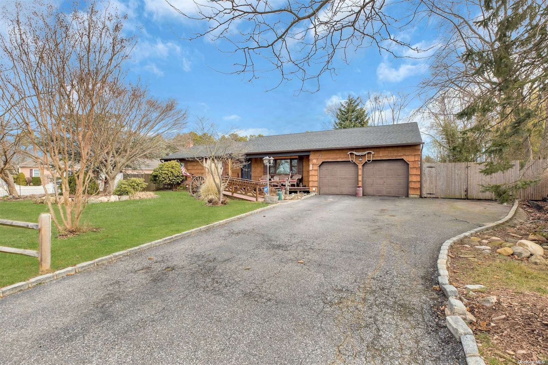 #1 photo, 7 Twin Court, Sayville , NY 11782