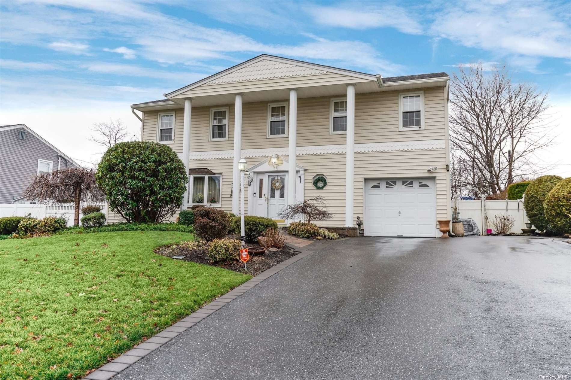 #1 photo, 64 Wesleyan Road, サフォーク郡 Smithtown , NY 11787