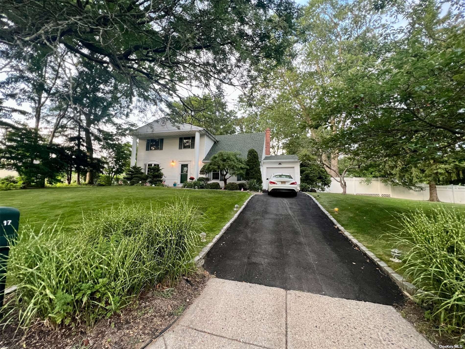 #1 photo, 17 Wakefield Avenue, 東長島 科勒姆 Coram , NY 11727