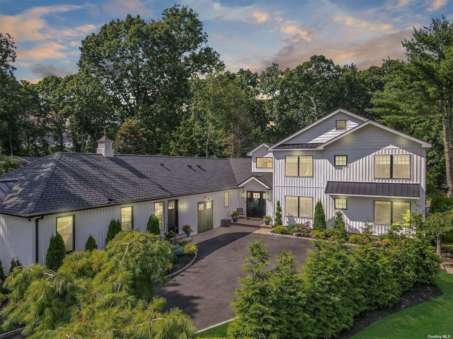 #1 photo, 19 Corwin Court, 东长岛 Dix小山 Dix Hills , NY 11746