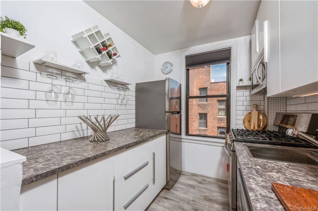 #1 photo, 3231 Barker Avenue, 布朗士 Bronx , NY 10467