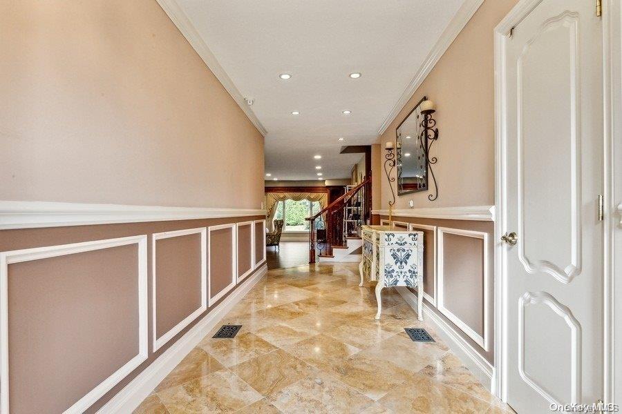 #4 photo, 290 Heather Lane, Hewlett Harbor , NY 11557