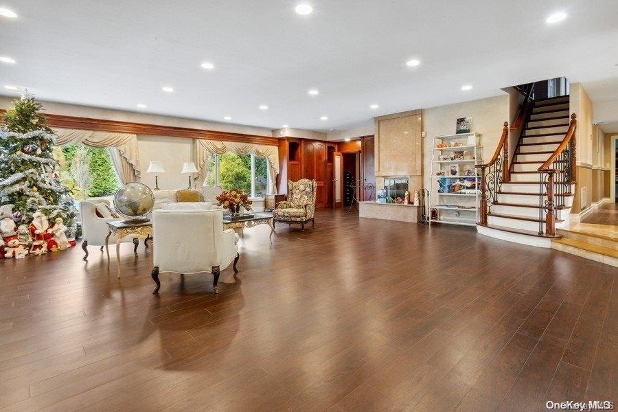 #5 photo, 290 Heather Lane, Hewlett Harbor , NY 11557