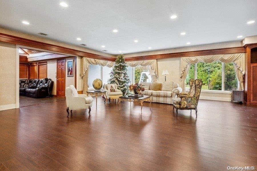 #6 photo, 290 Heather Lane, Hewlett Harbor , NY 11557