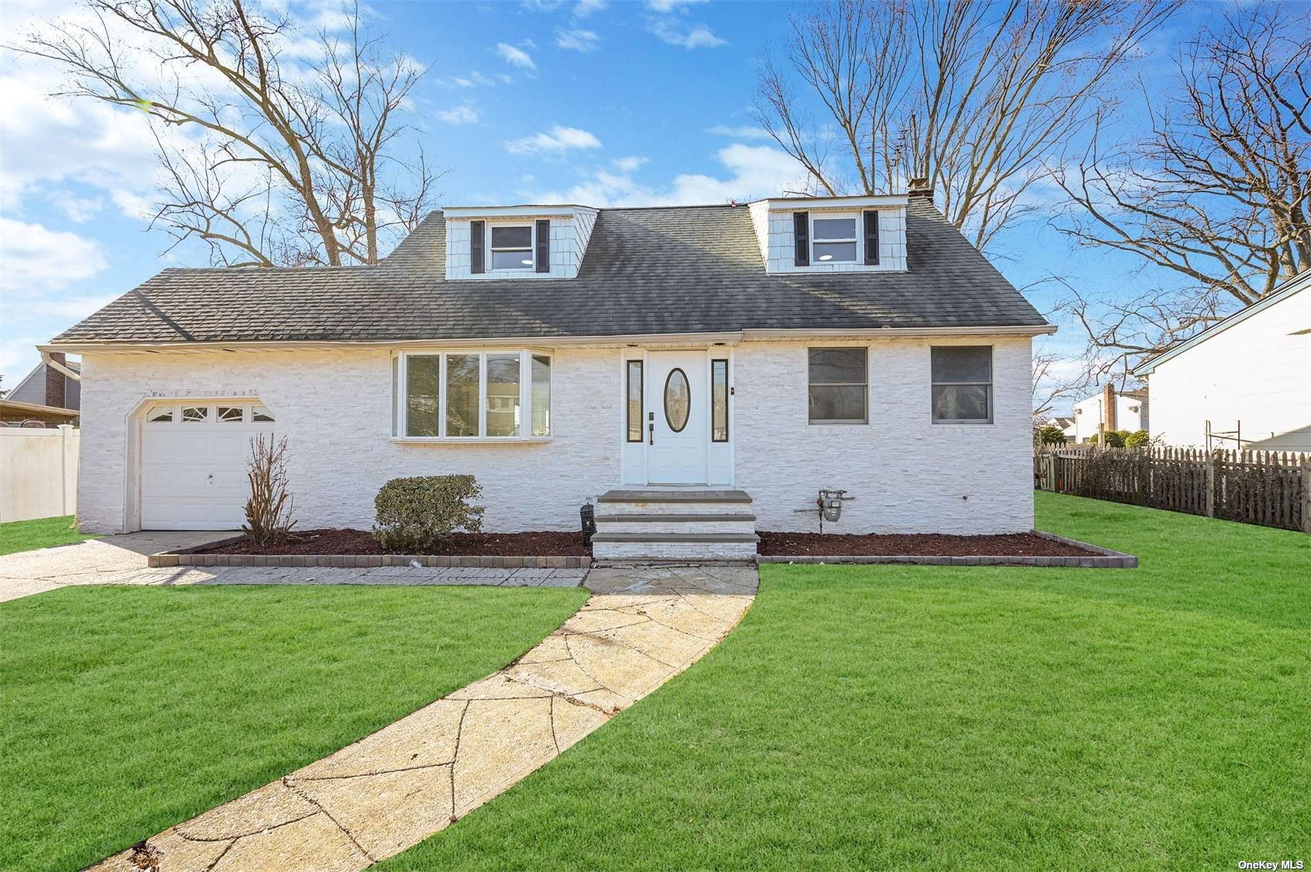 #1 photo, 10 Linwood Pl, 長島 Massapequa Park , NY 11762