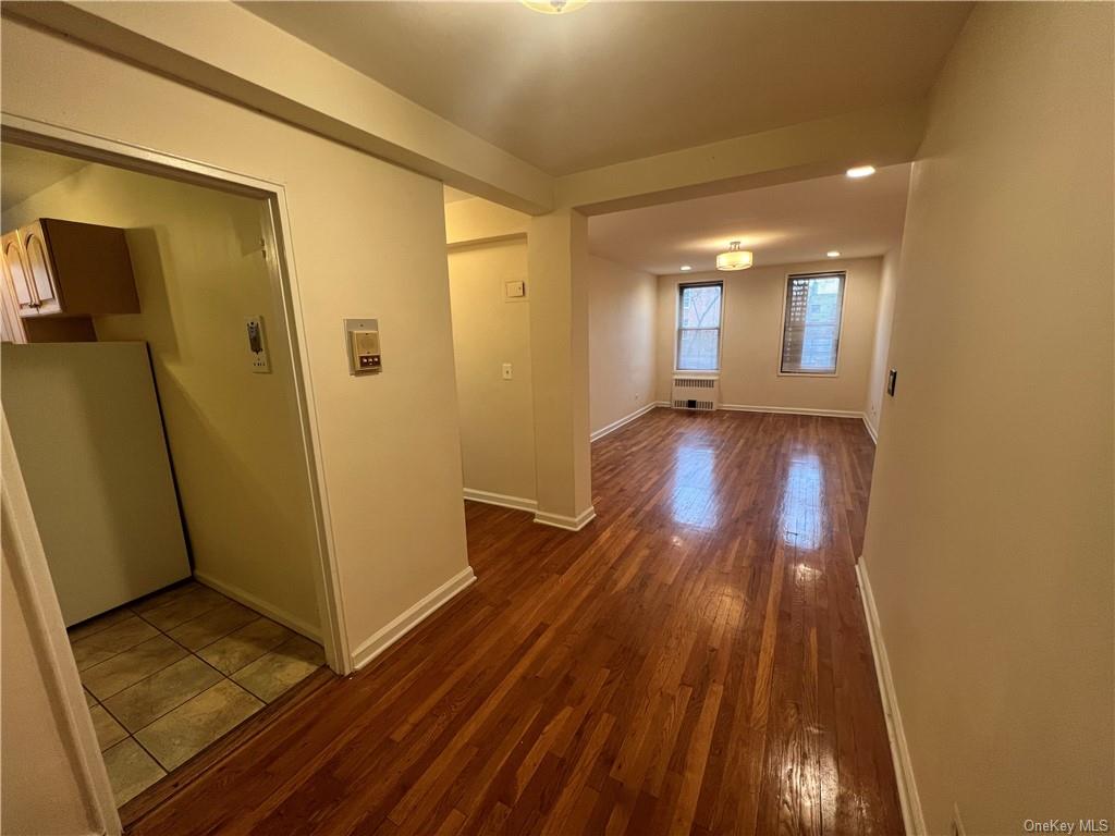 #1 photo, 2102 Holland Avenue, 布朗士 Bronx , NY 10462