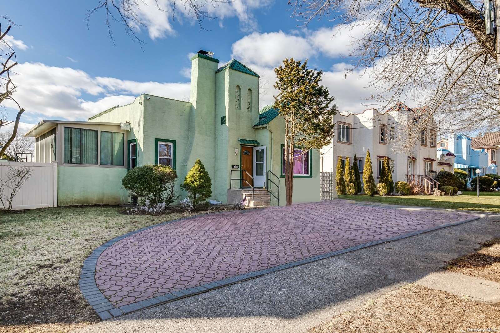 #1 photo, 82-50 235th Street, 皇后區 Bellerose Manor , NY 11427