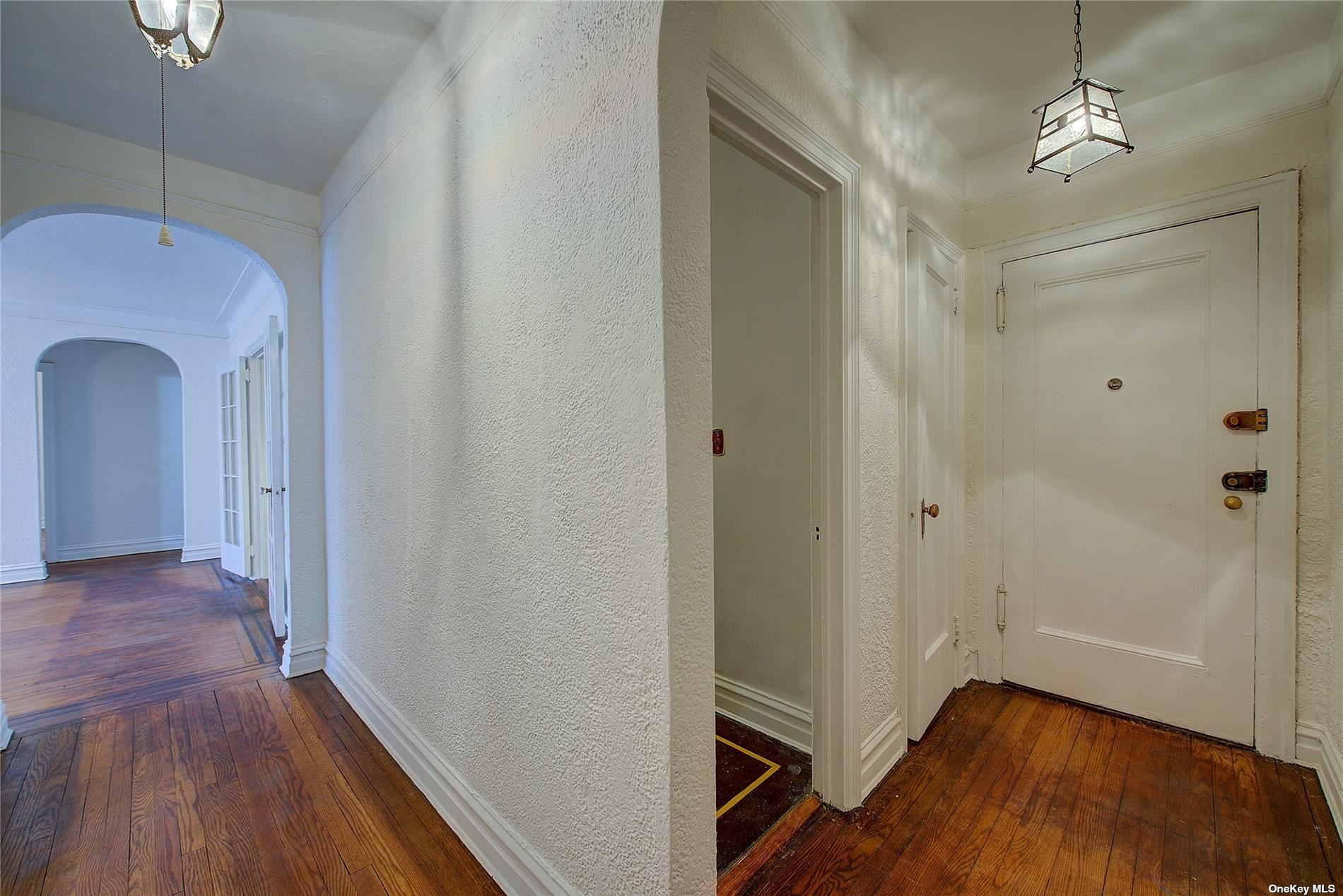 #1 photo, 109-14 Ascan Avenue, 皇后區 森林小丘 Forest Hills , NY 11375