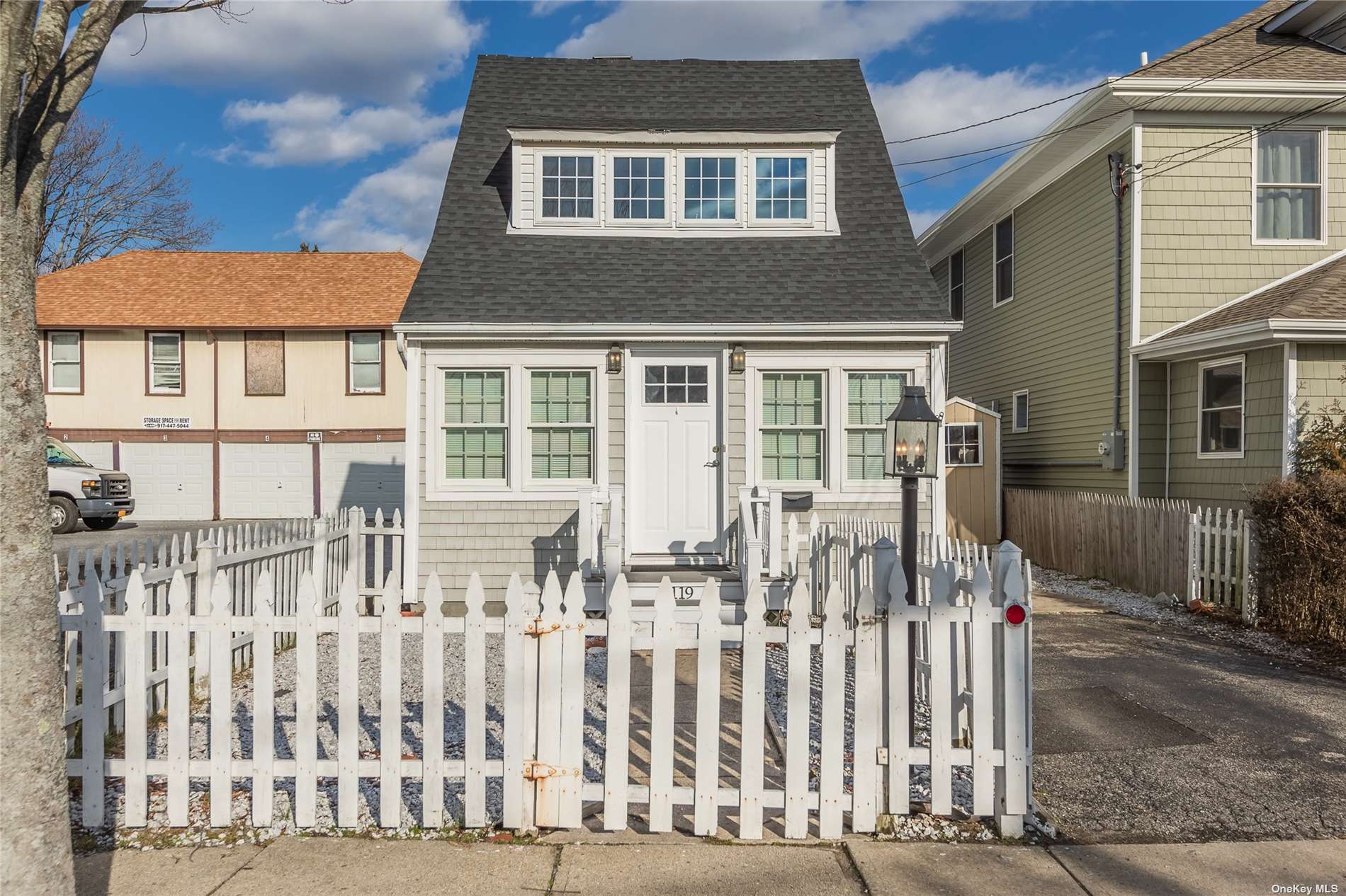 #1 photo, 119 S Clinton Avenue, 东长岛 海湾 Bay Shore , NY 11706