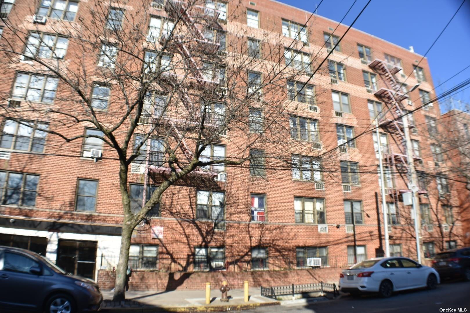 #1 photo, 92-29 Lamont Avenue, 皇后区 艾姆赫斯特 Elmhurst , NY 11373