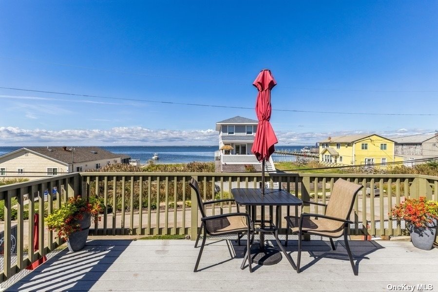 #1 photo, 78 E Bayview Avenue, 東長島 Ocean Bay Park , NY 11770