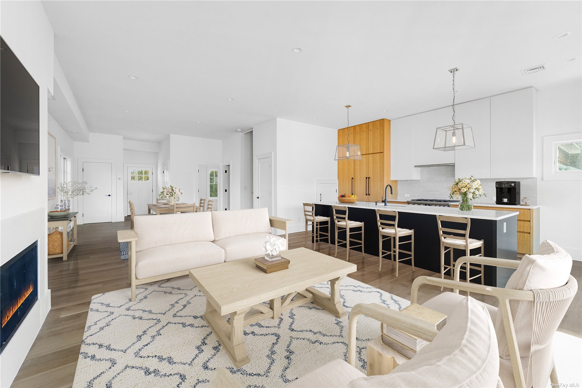 #1 photo, 68 Foster Avenue, 東長島 汉普顿 Hampton Bays , NY 11946