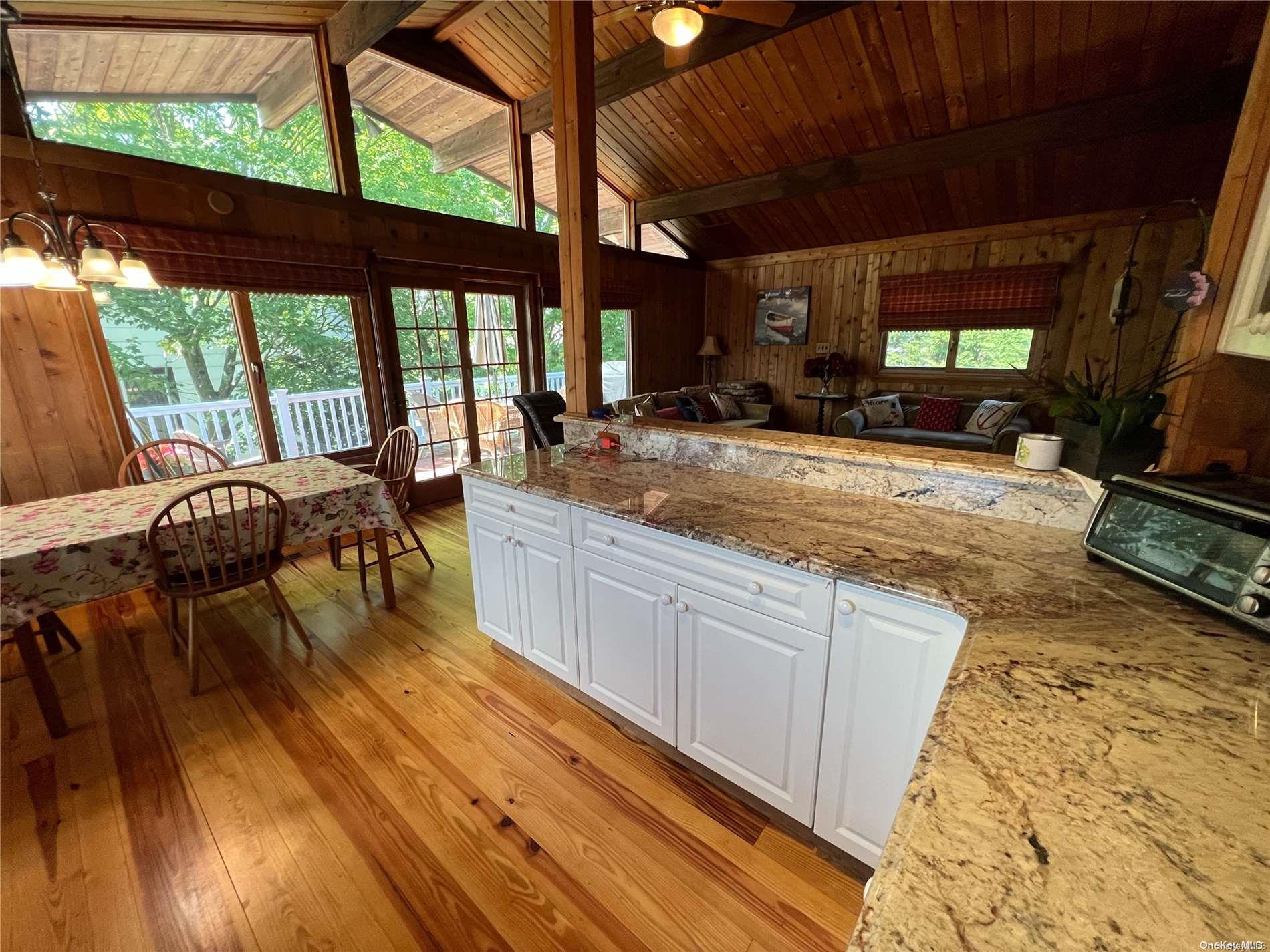 #9 photo, 71 Garden City Avenue, ナッソー郡 Point Lookout , NY 11569