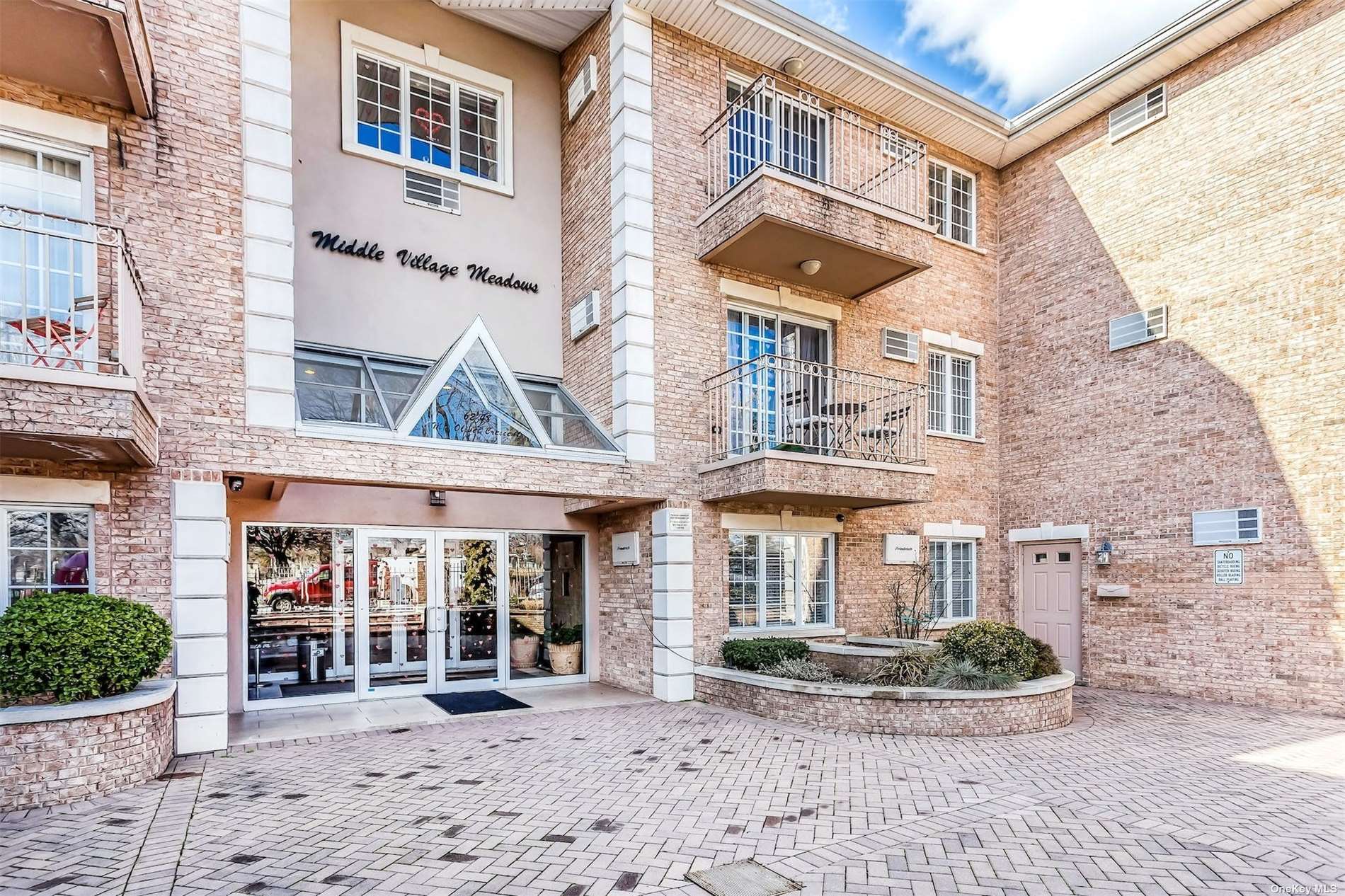 #1 photo, 62-48 Mt. Olivet Cresc, 皇后區 中村 Middle Village , NY 11379